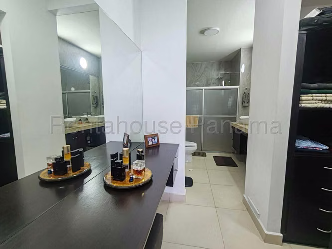 Apartamento en Venta en Avenida BALBOA. DESTINY | Piso Alto | Con Depósito
