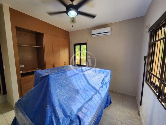 Venta Casa Embassy Club Remodelada con Patio Grande Ideal Inversionista