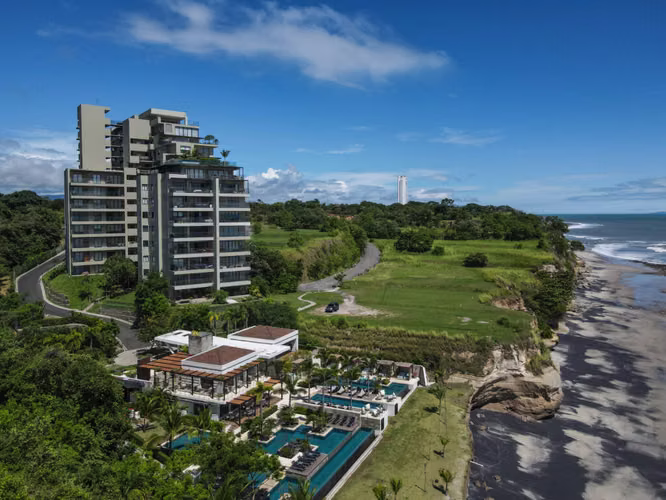 Venta de Terreno Frente al Mar en Punta Caelo