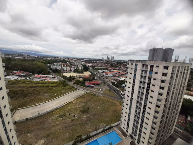 Venta de Apartamento de 3 Recámaras con Balcón en PH ILO