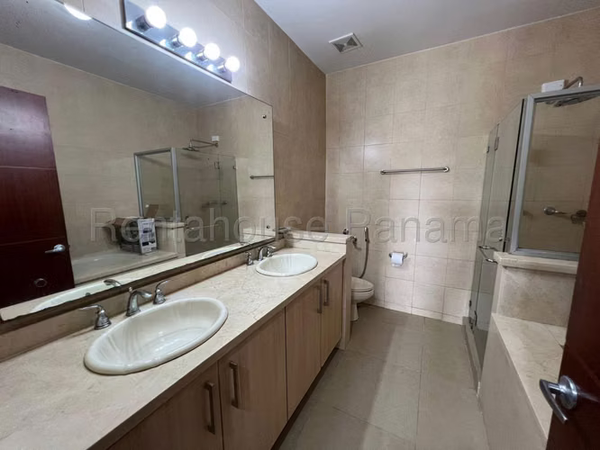 Oportunidad Apartamento en venta Embassy Village Albrook  25YCG9756