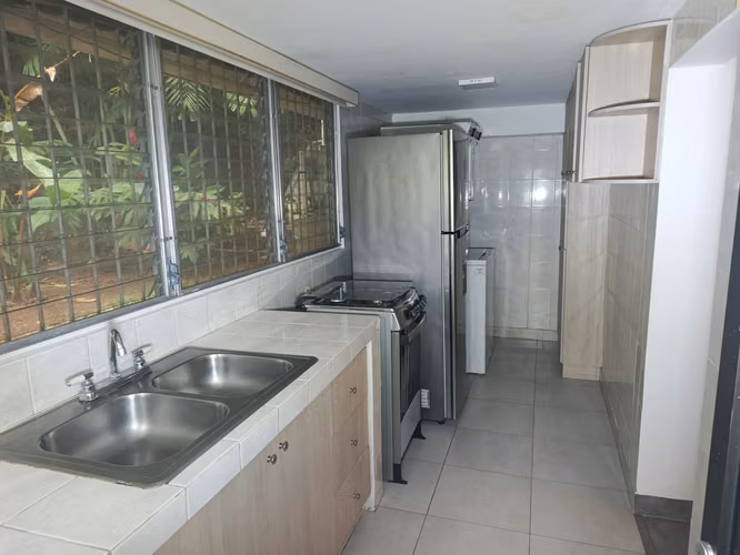 Hermoso Apartamento de 2 habitaciones en la Cresta - Imagen 3