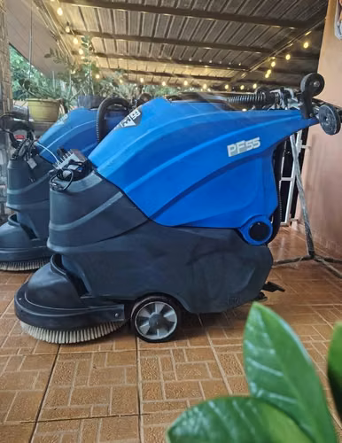 Vendo fregadora automática Power Force PF55
