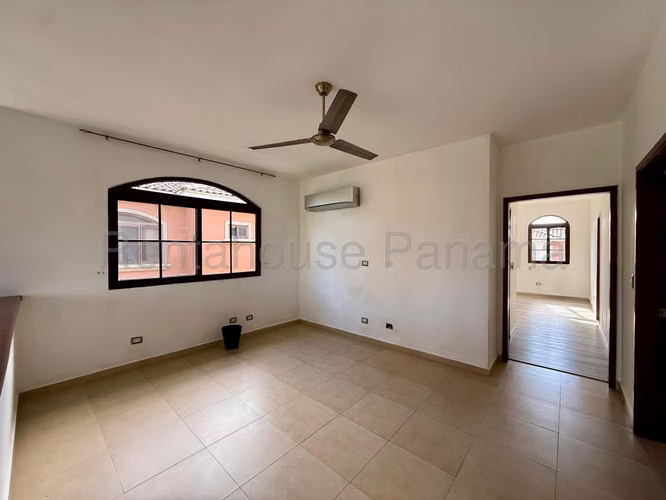 ALQUILER DE CASA EN EL DORAL COSTA SUR HQ