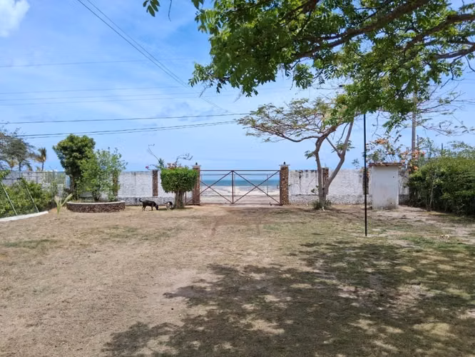 Ganga se vende casa playa Gorgona  350 mil. - Imagen 3