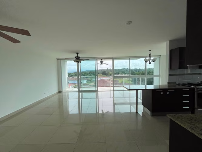 Alquiler de Apartamento en PH Pine Hills, Rodeado de Naturaleza - Imagen 1