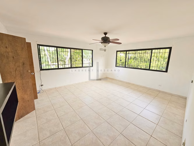 Venta Casa Unifamiliar Urbanización La Meseta - Las Cumbres. Haga una oferta