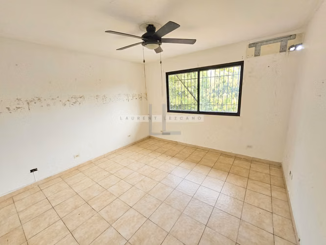 Venta Casa Unifamiliar Urbanización La Meseta - Las Cumbres. Haga una oferta