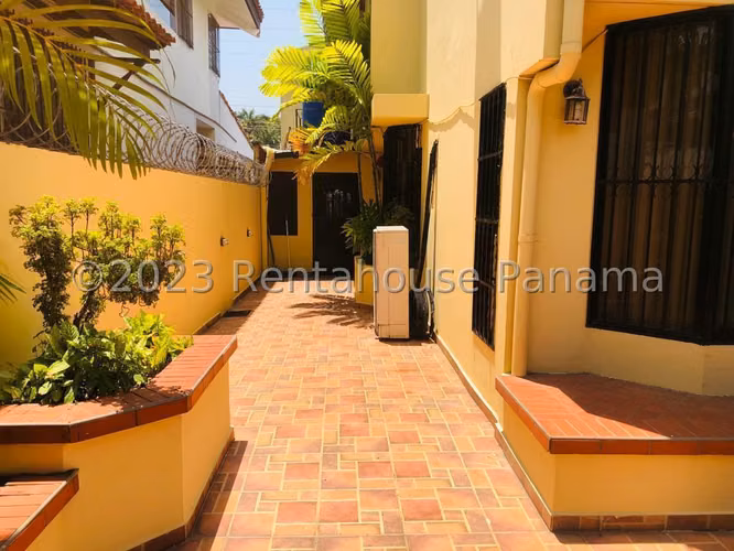 Vendo Casa en La Alameda KA26-2865