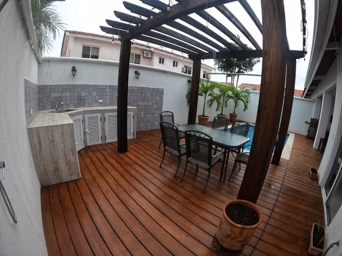 Vendo Casa en Versalles KA23-2541