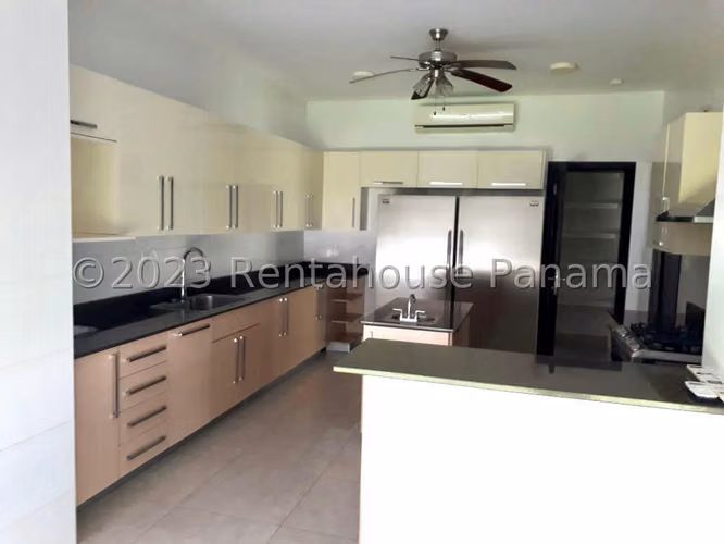 Se Vende Casa en Clayton MDV26-4072