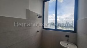 Alquiler de Apartamento con 110m2 en Punta Paitilla PH Aquapoint 27-52SR