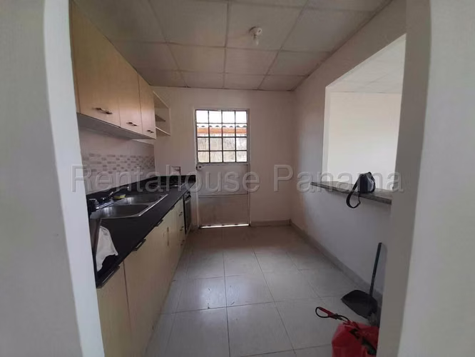 VENTA DE CASA EN MONTELIMAR CHORRERA ABS