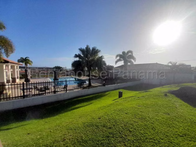 VENTA DE CASA EN MONTELIMAR CHORRERA ABS