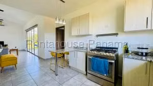 Venta de Casa con 150m2 en Coronado PH La Mare 26-2894SR