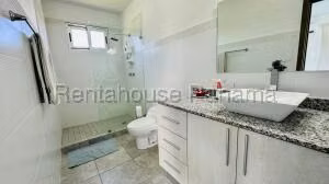 Venta de Casa con 150m2 en Coronado PH La Mare 26-2894SR