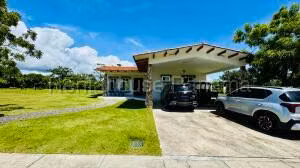 Venta de Casa con 150m2 en Coronado PH La Mare 26-2894SR