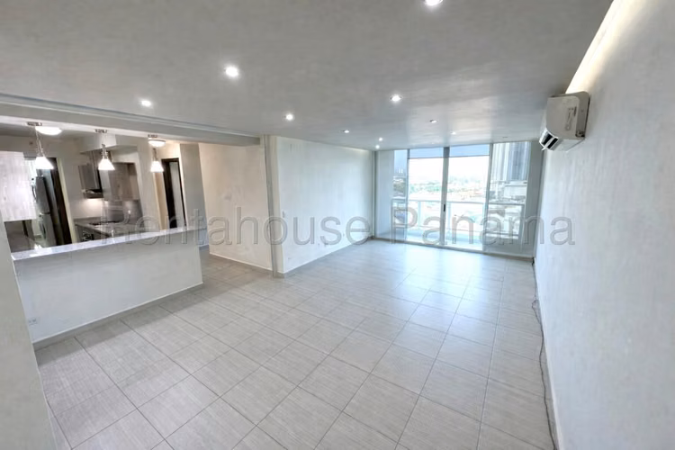 Se Vende Apartamento en Costa del Este LA26-4921