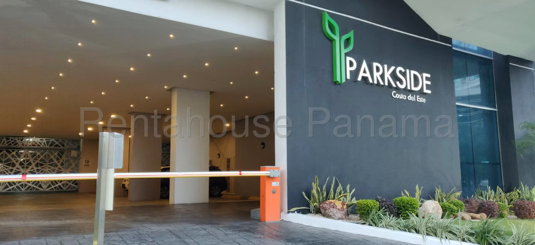 Se Vende Apartamento en Costa del Este LA27-39