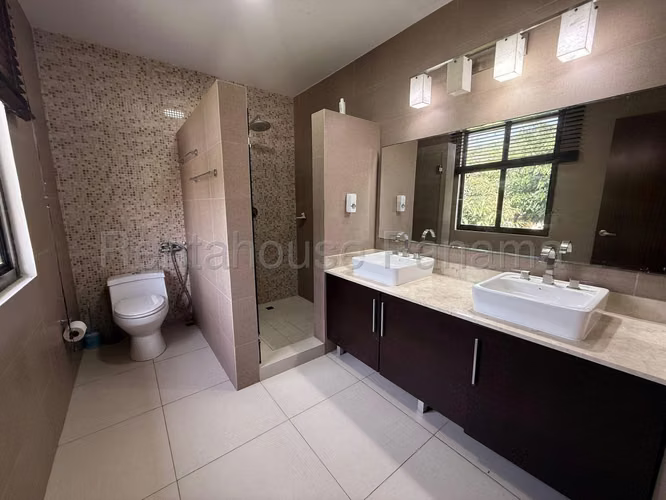 Alquilo casa en River Valley MPM26-9155