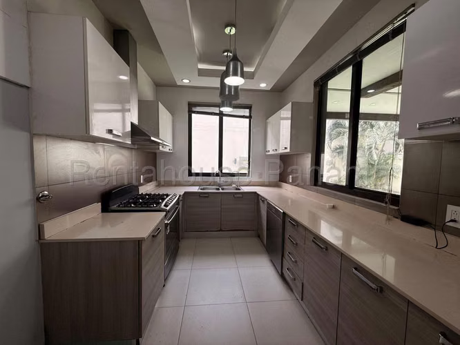 Alquilo casa en River Valley MPM26-9155