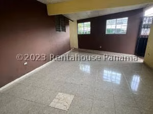 Casa en Venta en Pueblo Nuevo PH Monte Negro VIK-24-4511