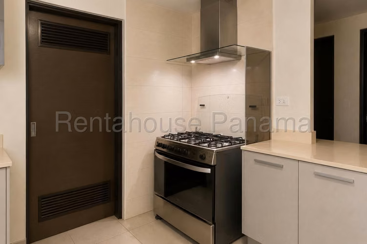 Alquiler de Apartamento con Línea blanca en Panama Pacifico Ph Madeira EC