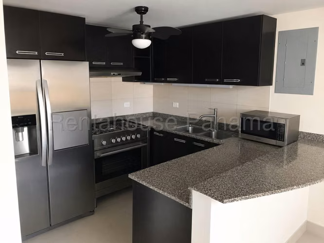 Alquiler de Apartamento con Línea blanca en Panama Pacifico Ph PH MIDRISE EC
