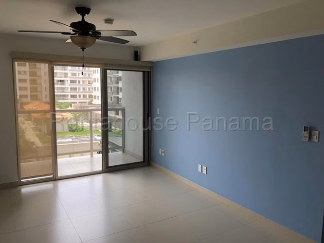 Alquiler de Apartamento con Línea blanca en Panama Pacifico Ph PH MIDRISE EC