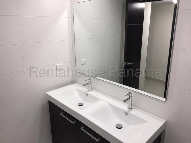 Alquiler de Apartamento con Línea blanca en Panama Pacifico Ph PH MIDRISE EC