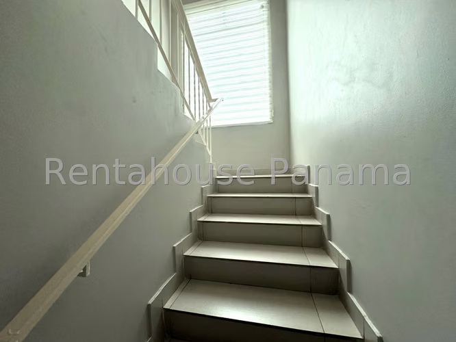 Venta de Casa en La Alameda 347.79 Mts PD
