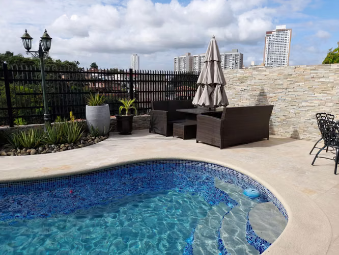 Venta de Casa en El Bosque EL DORAL 336.50 Mts PD