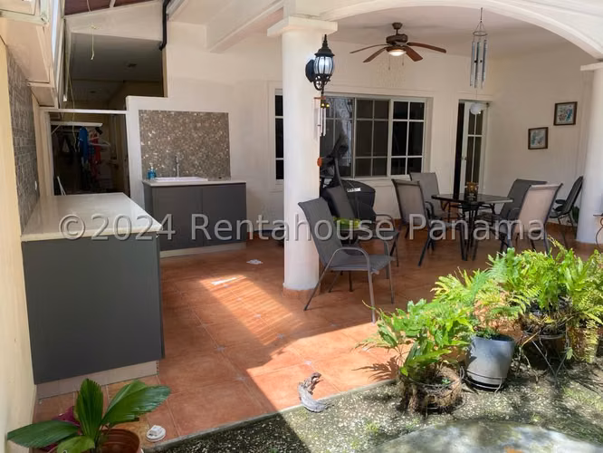 Venta de Casa en Costa del Este Palmeras del Este 304.32 Mts PD