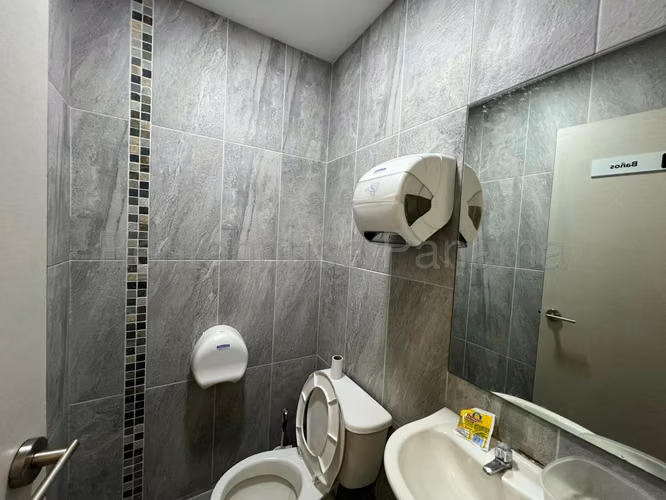 Venta de Local en Brisas Del Golf premier Plaza