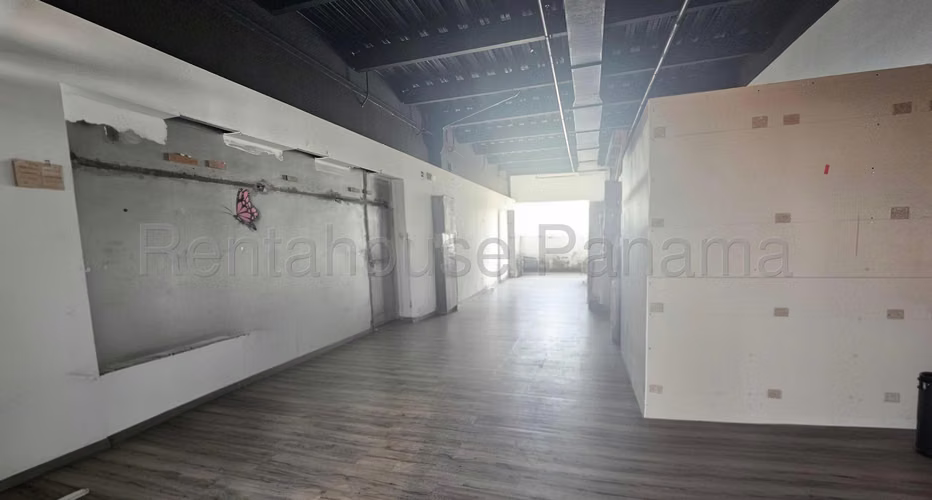 Local comercial de 116.75 m2 en Alquiler en Coco del Mar 27PPM408