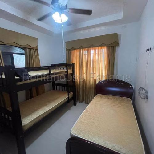 Amplia y Cómoda Casa en Alquiler en Chitre 26PPM5806