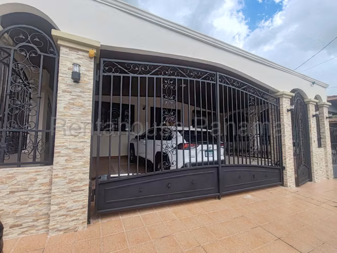 Hermosa Casa en Venta en Brisas del Golf 26PPM4361