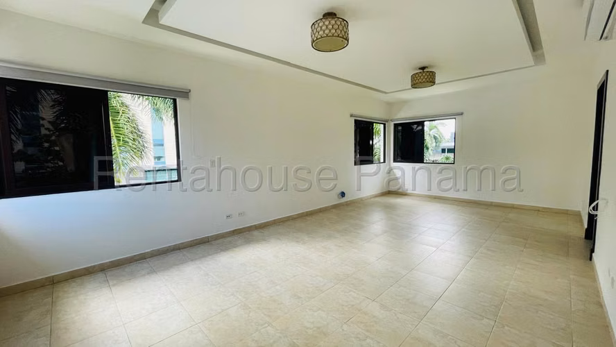 Venta de Casa en Costa del Este Paseo del Parque Solo Cliente Directo LFC