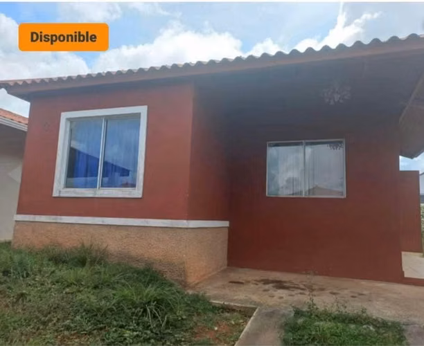 Espaciosa  y hermosa casa de esquina - Imagen 2