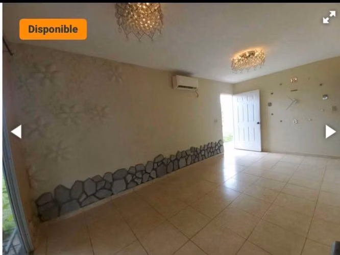 Espaciosa  y hermosa casa de esquina - Imagen 4