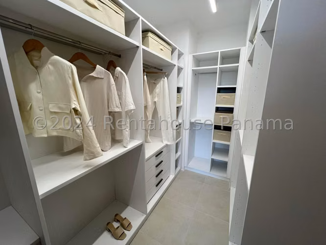 RR VENTA DE APARTAMENTO EN SANTA MARIA PH OCEANA