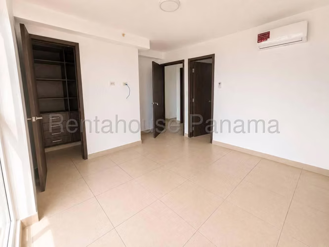 Venta de Apartamento en Condado del Rey Ph Kings Park NS