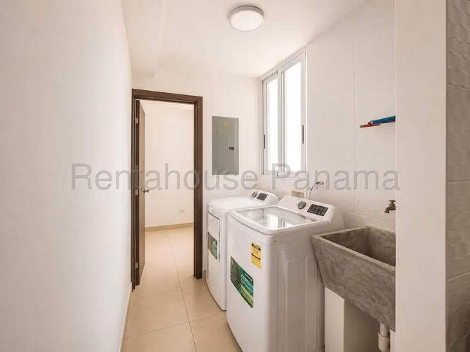 Venta de Apartamento en Condado del Rey Kings Park 27YCG401