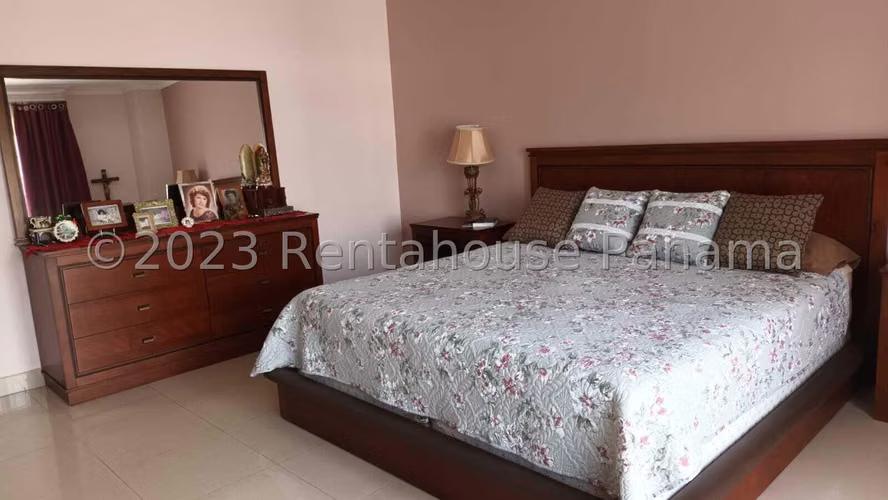 Venta de Casa en Altos de Panama NS