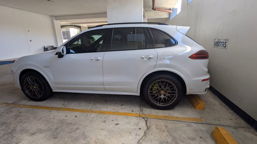 Se vende Porsche Cayenne Shybrid 2018