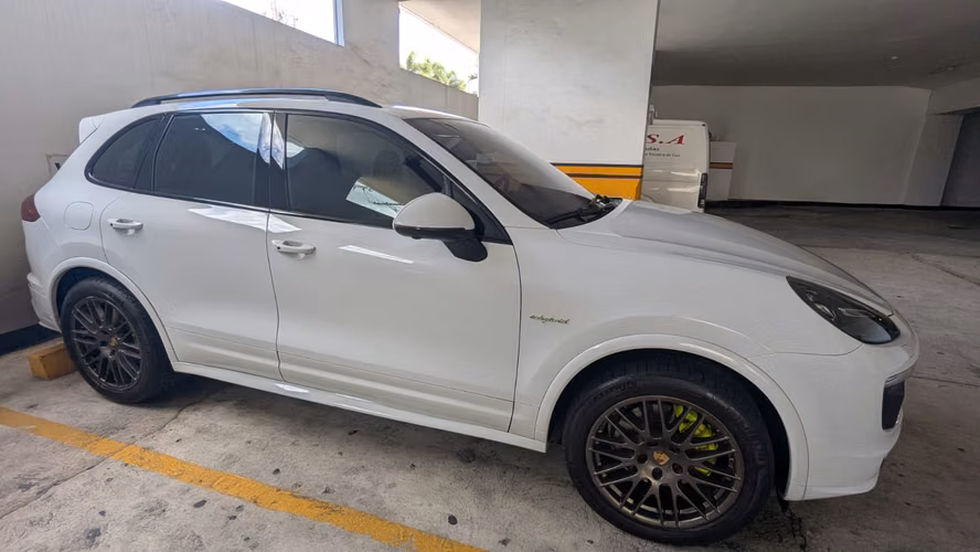 Se vende Porsche Cayenne Shybrid 2018