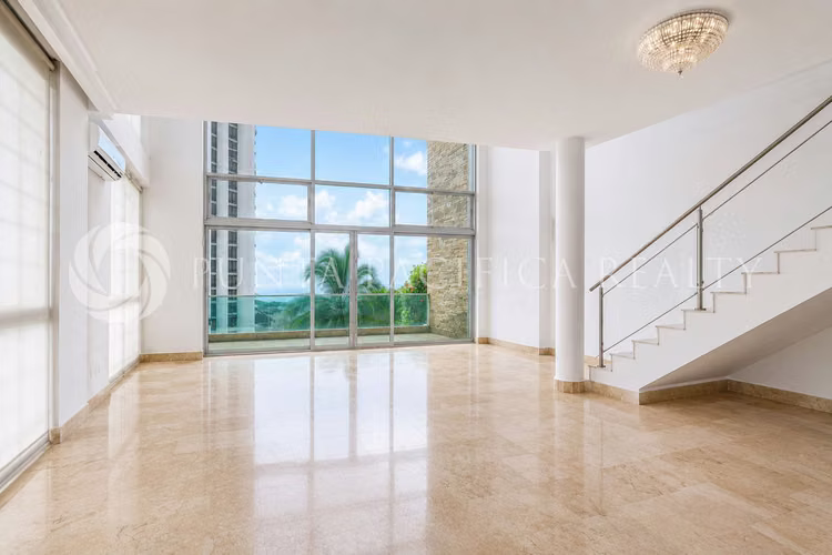 Venta | Espectacular Loft de 2 Niveles en San Francisco | 372 m² | $575K