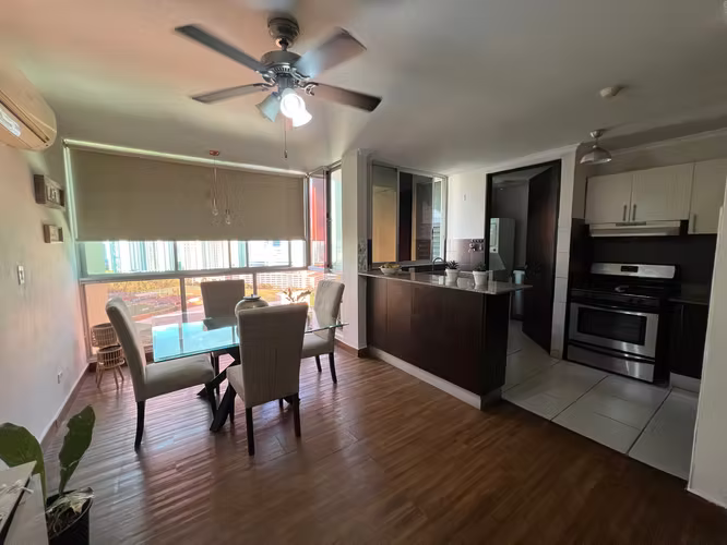 VENDO APARTAMENTO EN COSTA DEL ESTE, 3 RECAMARAS, 115M2, PISO ALTO.