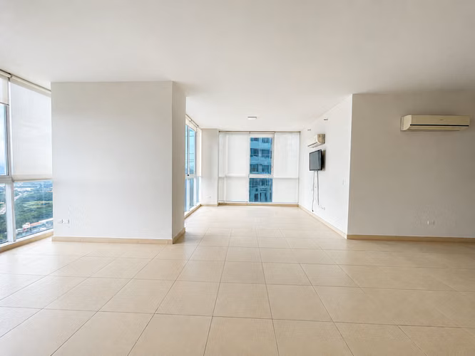 Oportunidad en Costa del Este: Apartamento de 3 Recámaras 250m2 + Linea Blanca