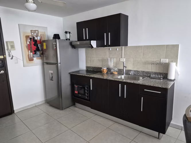 APARTAMENTO A 1 CUADRA DE CINTA COSTERA